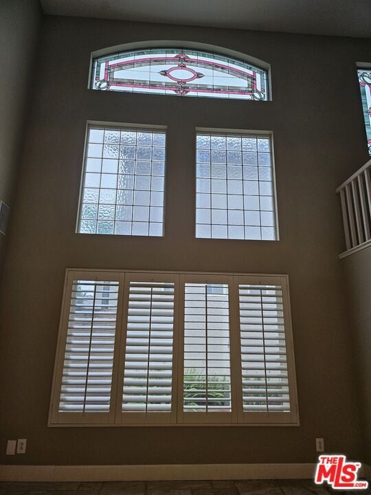 Building Photo - 1157 E Moreno Way