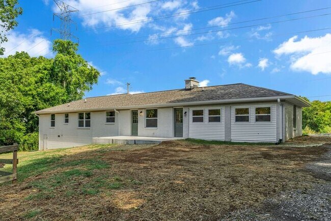 Building Photo - Secluded Remodeled Madison House