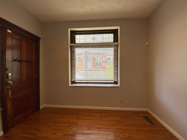 Building Photo - 55 Parker St