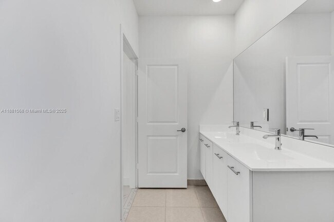 Building Photo - 4308 SW 173rd Ave