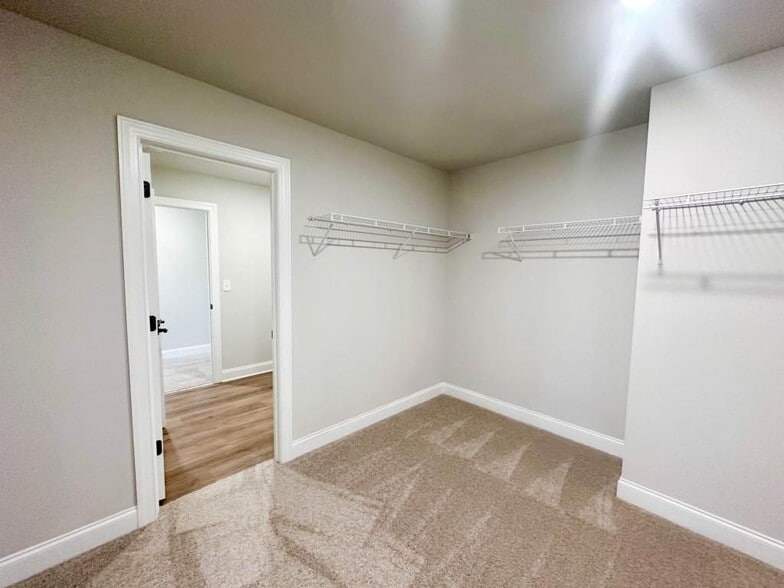 Building Photo - 2407 Malster Ln