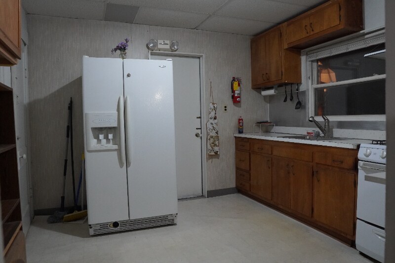 Primary Photo - 136 Stephens St