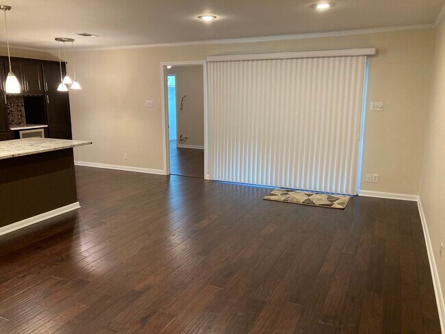 Building Photo - 100 Lorenz Rd