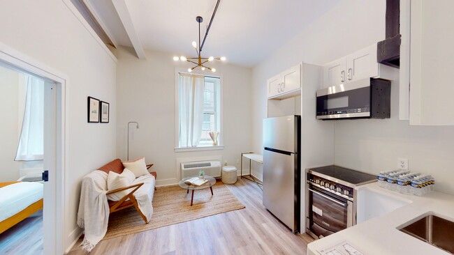 Living Room - 2-Bed Loft - Fleetwood Lofts