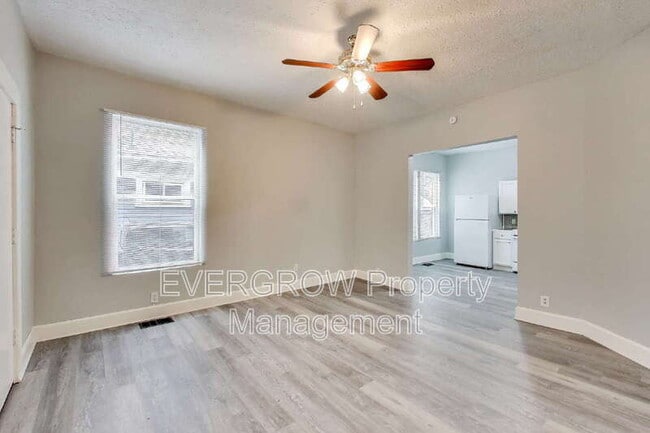 Building Photo - 415 N Oxford St