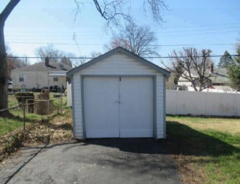 Building Photo - 9448 Harold Dr