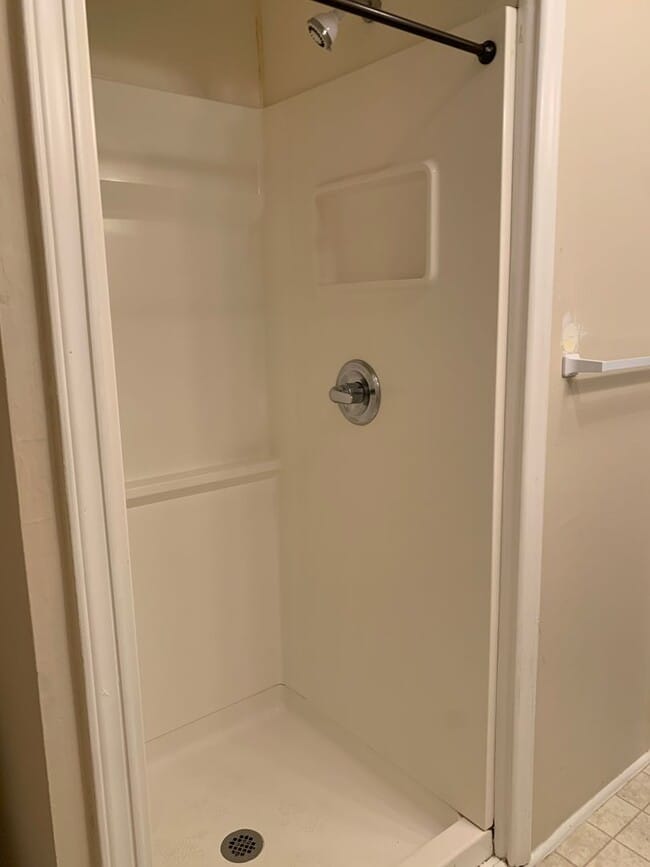 Building Photo - 225 Pine St