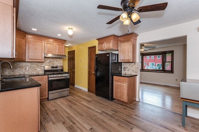 Building Photo - 44 Gillis St