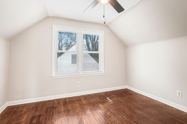 Building Photo - Newly Renovated - 3 Bed, 1.5 Bath Single-Family Home w/ Garage!!