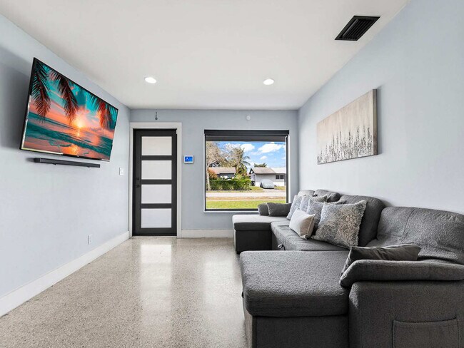 Building Photo - 2740 NW 21st St