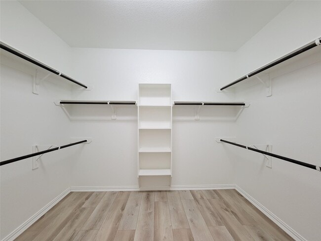 Building Photo - 28638 Monarch Cliffs Dr