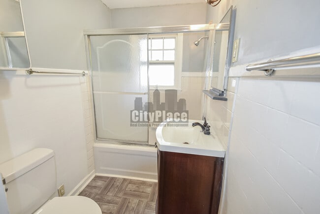 Building Photo - 912 N Bancroft St