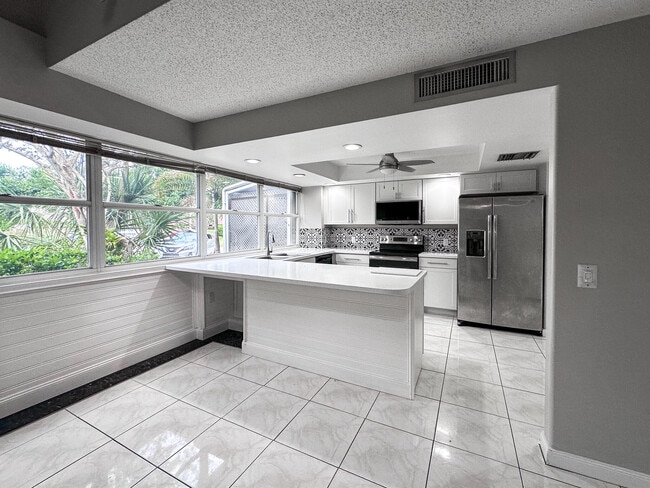 Building Photo - 3662 SW Sunset Trace Cir