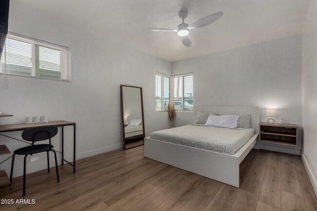 Building Photo - 829 W Mitchell Dr