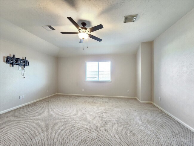 Building Photo - 21827 Sierra Long Dr