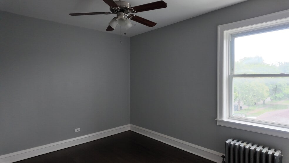 Room 2 - 7746 Tripp Ave
