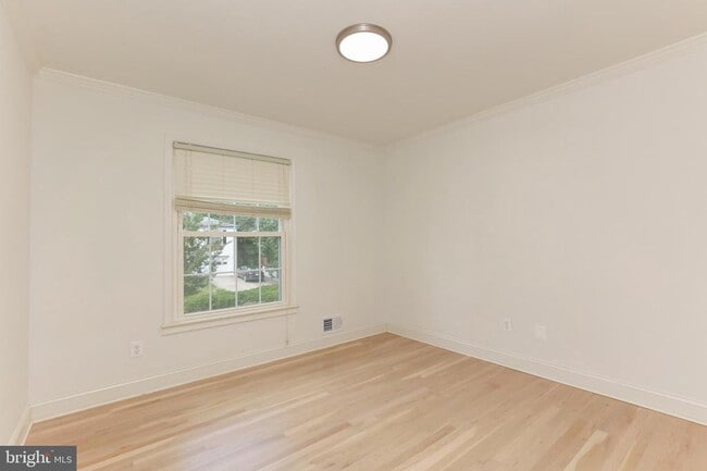 Building Photo - 3858 N Tazewell St