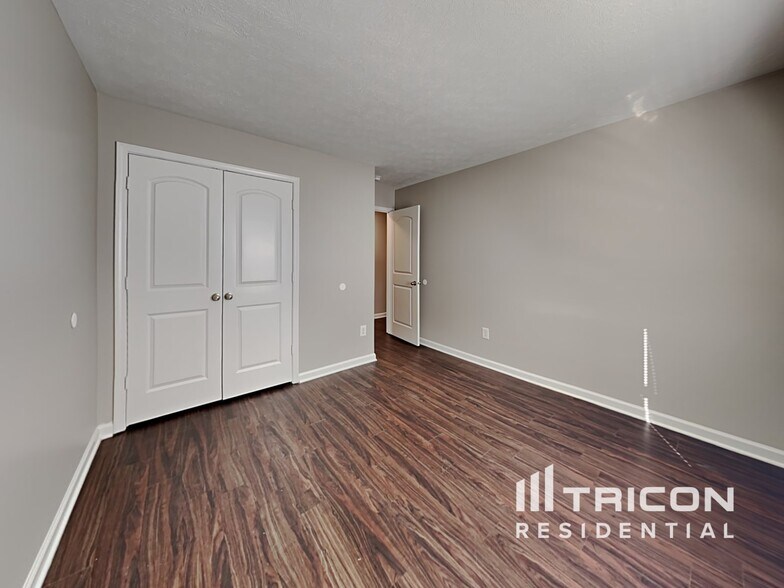 Building Photo - 7270 Burlat Ln