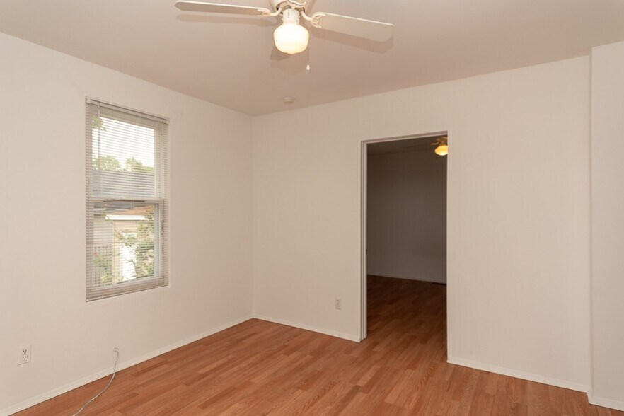Building Photo - 1722 N Kimball Ave