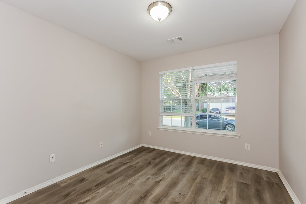 Building Photo - 1108 Boxwood Dr