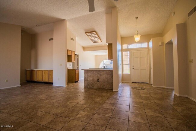 Building Photo - 14318 N 78th Dr