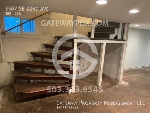 Building Photo - 3507 SE 22nd Ave