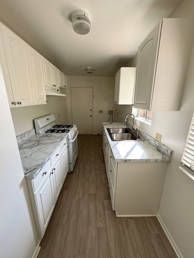 Building Photo - 132for