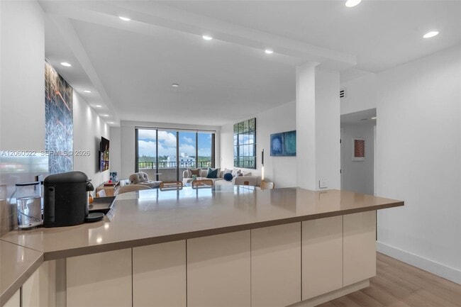 Building Photo - 151 Crandon Blvd