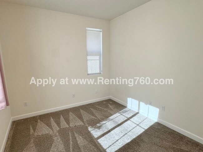 Building Photo - Picturesque Home In 55+ Desert Vista Community!