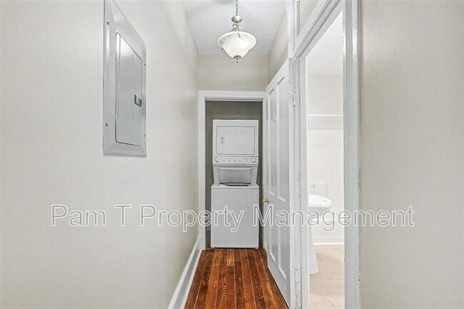 Building Photo - 124 E Henry St
