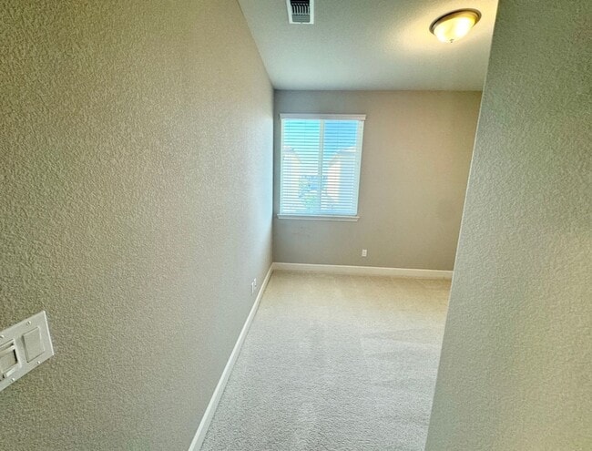 Building Photo - Beautiful home in Springlake!!