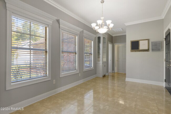 Building Photo - 106 Anslem Dr