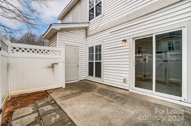 Building Photo - 6429 Mallard View Ln