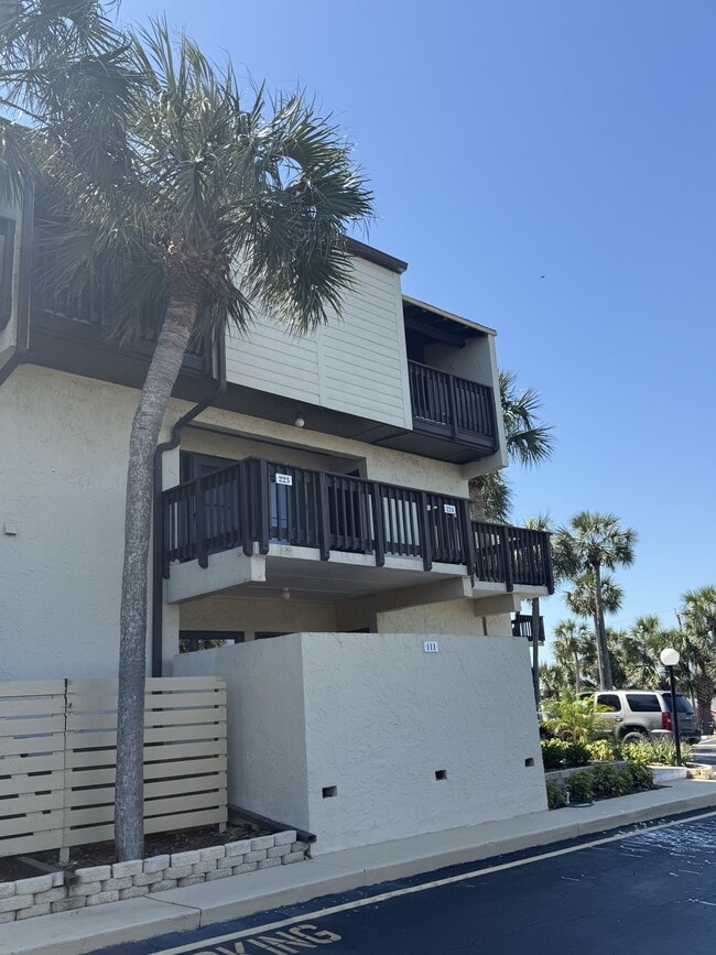 Building Photo - 5650-5A1A A1A S