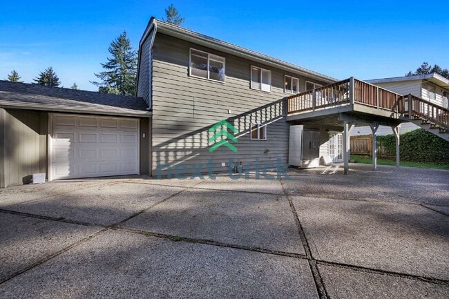 Building Photo - Prime Bellevue Home in a Highly Desirable Neighborhood