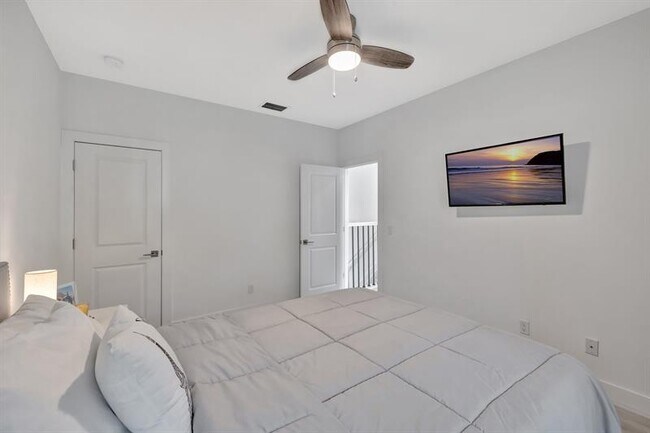 Building Photo - 4509 E Aqua Bella Ln