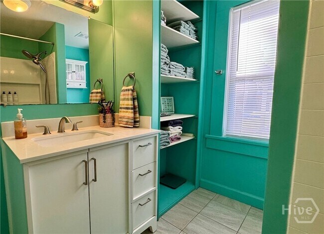 Building Photo - 233 Quacco Rd