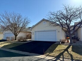 Building Photo - 652 Aqua Cir