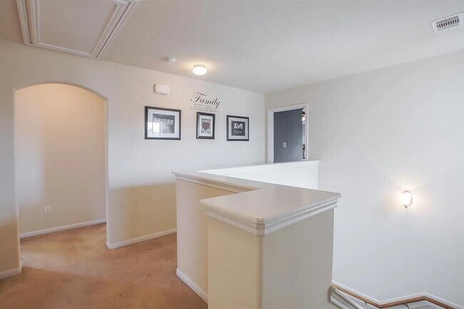 Building Photo - 9961 Yearling Pl