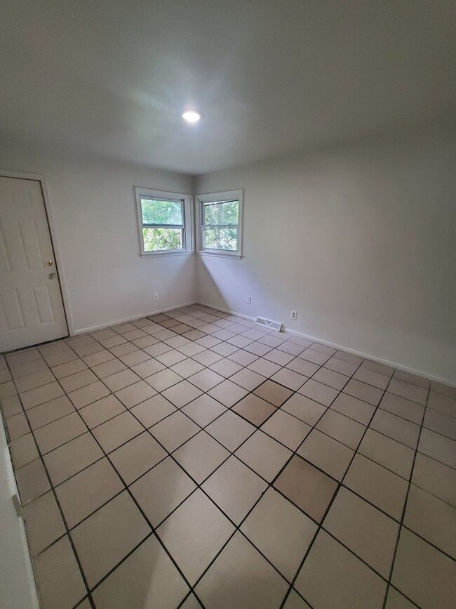 Building Photo - 5541-5543 N 35th St. (Duplex)