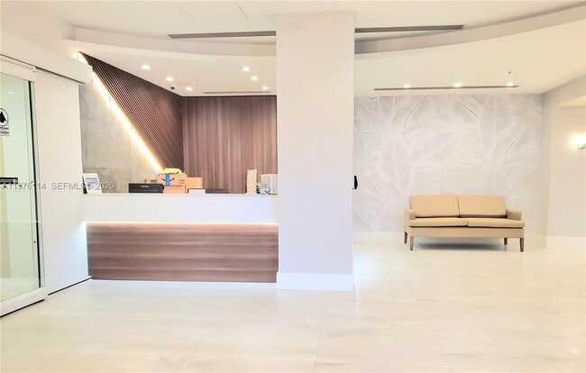 Building Photo - 3001 S Ocean Dr