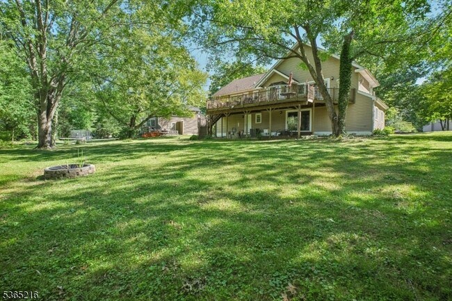 Building Photo - 195 Chaucer Dr