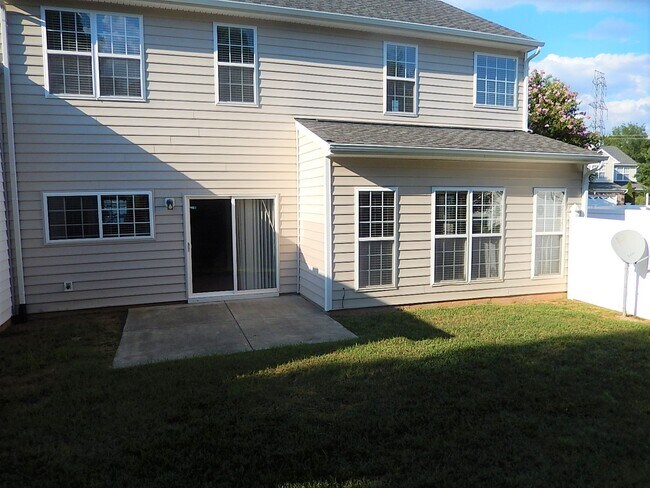 Building Photo - 10651 Edmundson Ave