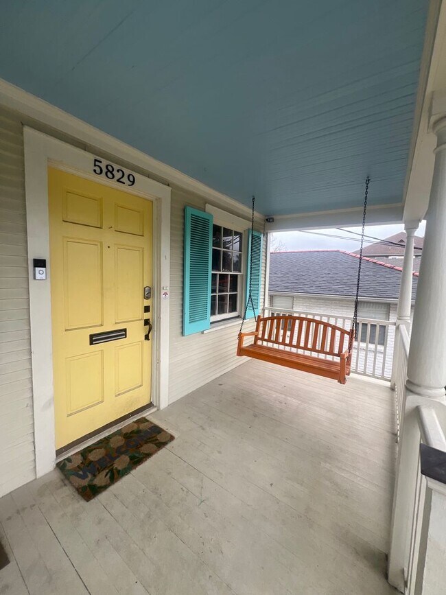 Building Photo - 5 BR- Available now or January lease - Renovated House steps from Campus!