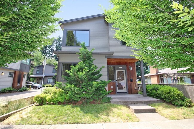 Primary Photo - 2273 SE 77th Ave