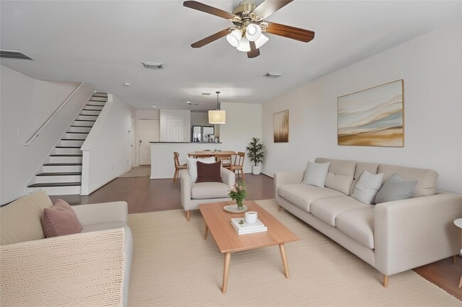 Building Photo - 1719 Redwing Pines Dr