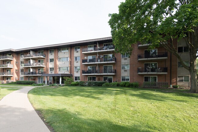 Building Photo - 2234 S Goebbert Rd