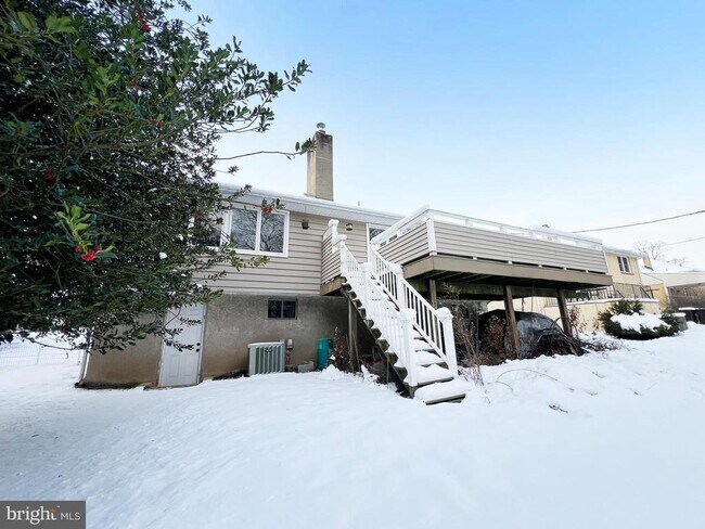 Building Photo - 450 Linden Ave