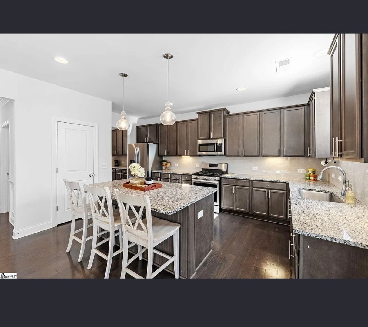 Building Photo - 286 Braselton St