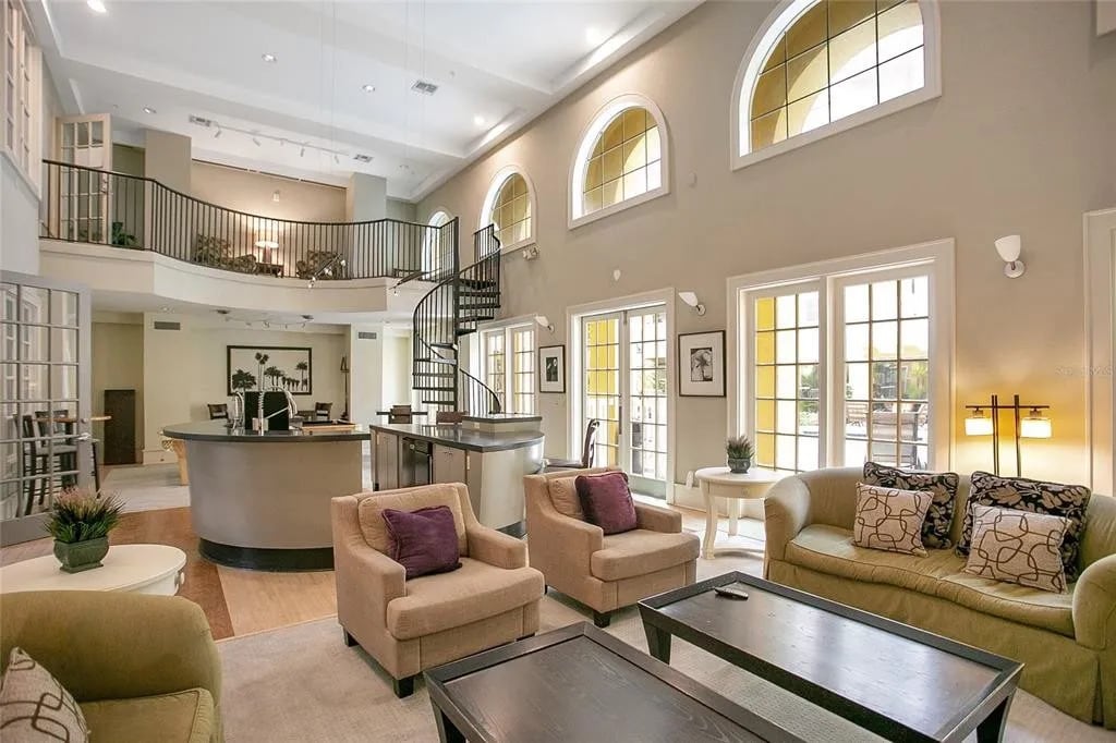 Building Common Room - 860 N Orange Ave